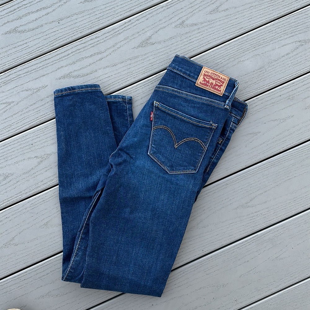 Levi skinny jeans worn once